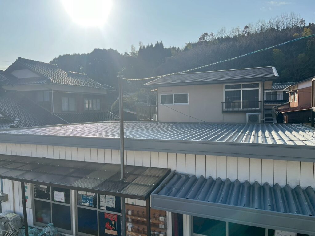 光市　I自治会様　会館屋根カバー葺き工事