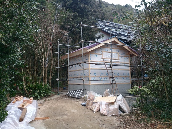 K建築様物件　光市お寺　お手洗い屋根瓦葺き工事