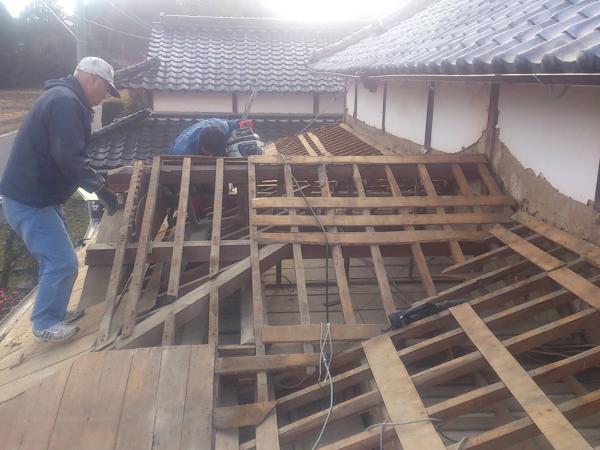 I工務店様物件　田布施町M様邸玄関上屋根葺き替え工事