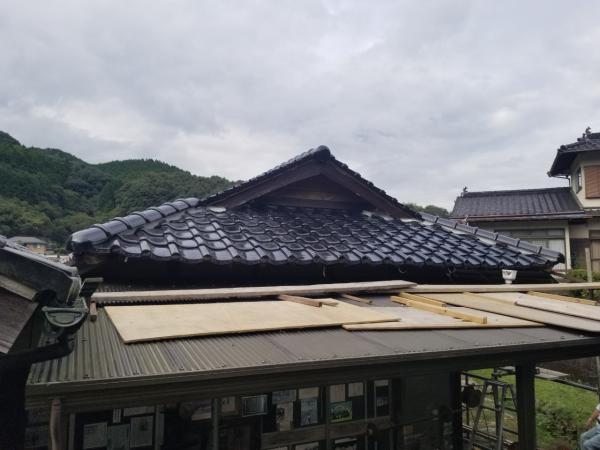 LINE_ALBUM_屋根瓦葺き替え工事_211005_28.jpg